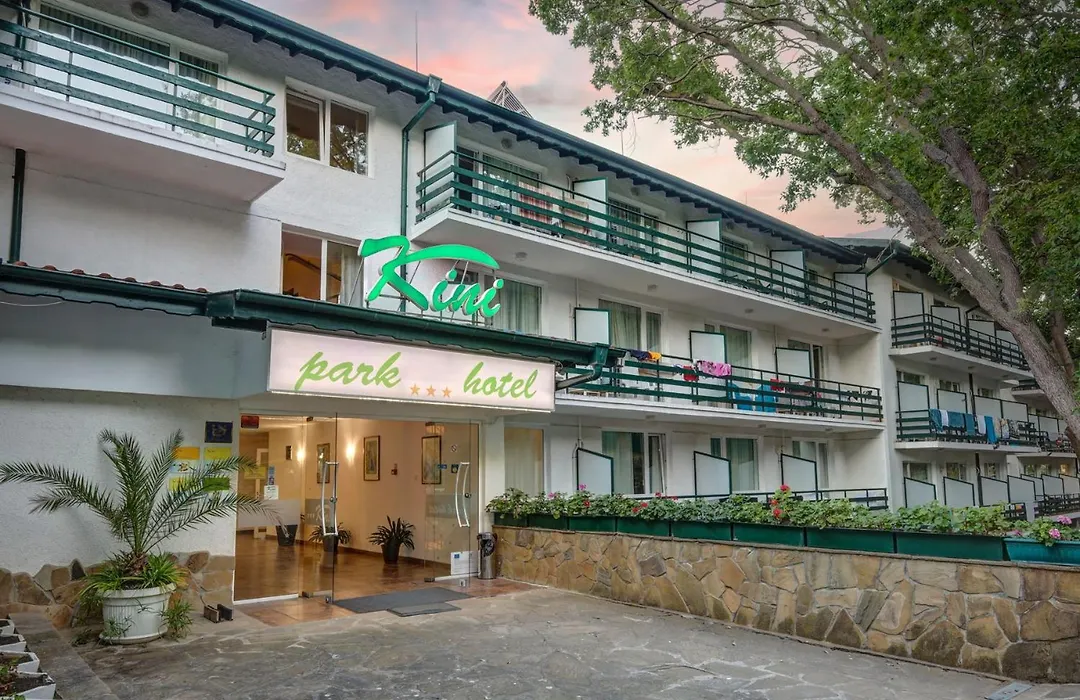 Kini Park Hotel All Inclusive & Free Parking-1