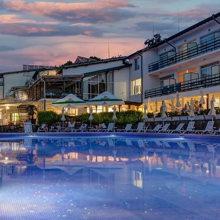 Kini Park Hotel All Inclusive & Free Parking-2